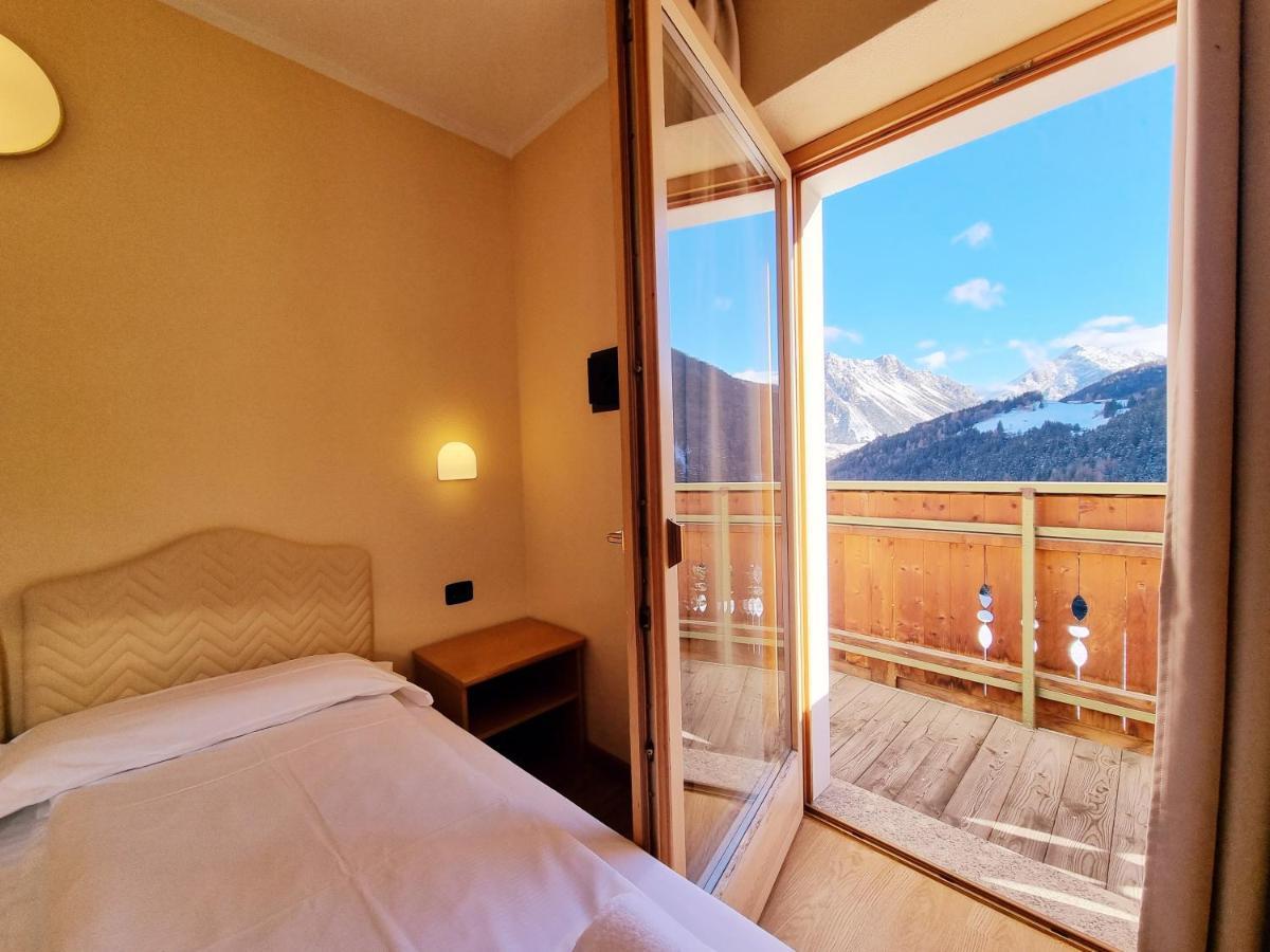 איזולצ'יה Hotel San Carlo, Tra Bormio E Livigno מראה חיצוני תמונה