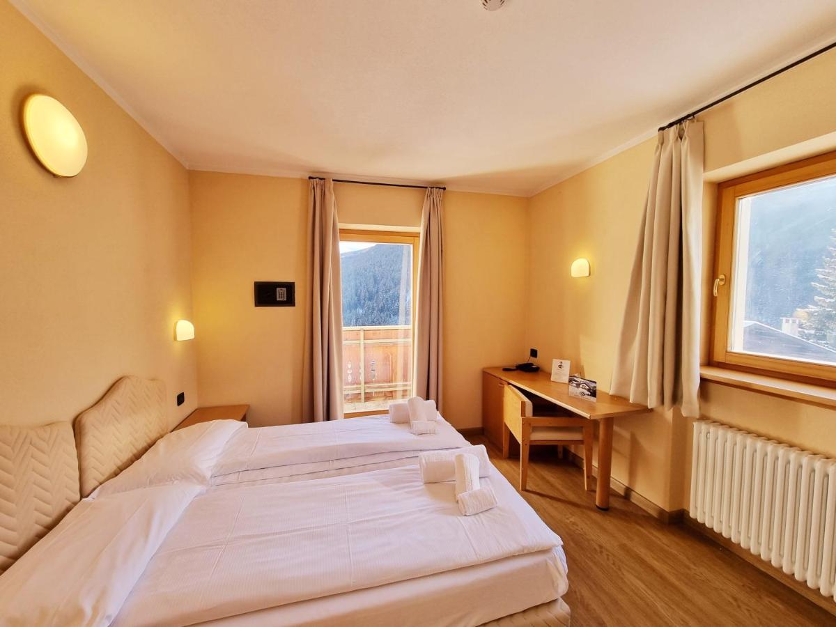 איזולצ'יה Hotel San Carlo, Tra Bormio E Livigno מראה חיצוני תמונה