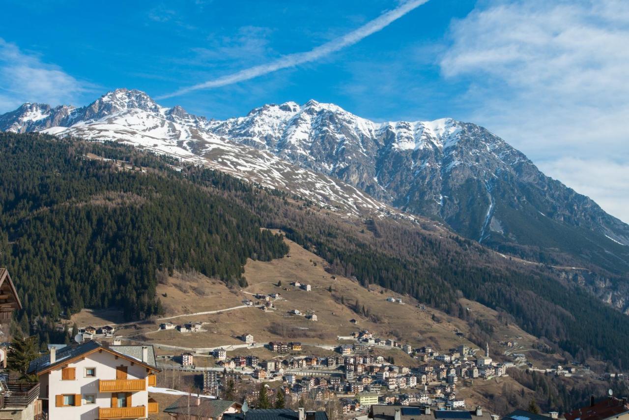 איזולצ'יה Hotel San Carlo, Tra Bormio E Livigno מראה חיצוני תמונה